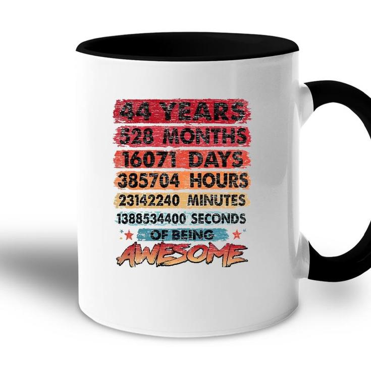 44Th Birthday 44 Years Old Vintage Retro 528 Months Birthday Accent Mug