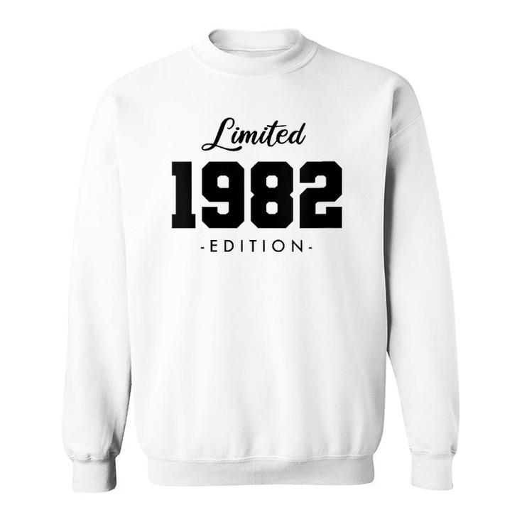 Gift For 40 Years Old 1982 Limited Edition 40Th Birthday Sweatshirt