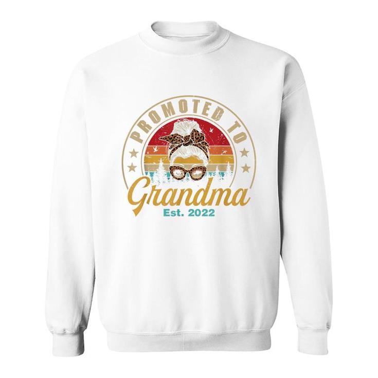 Promoted To Grandma Est 2022 Women Retro First Time Grandma  Sweatshirt
