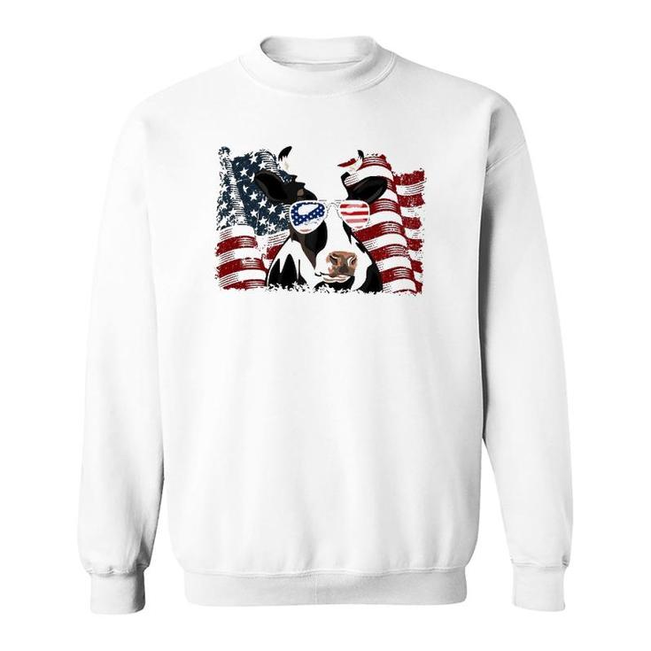 Retro Dairy Cow American Flag 4Th Of July Animals Lover Sweatshirt