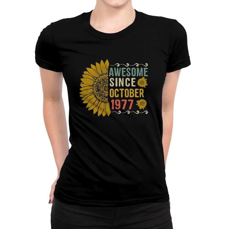 Awesome Since October 1977 Flower 44 Years Old 44Th Birthday Gift Women T-shirt