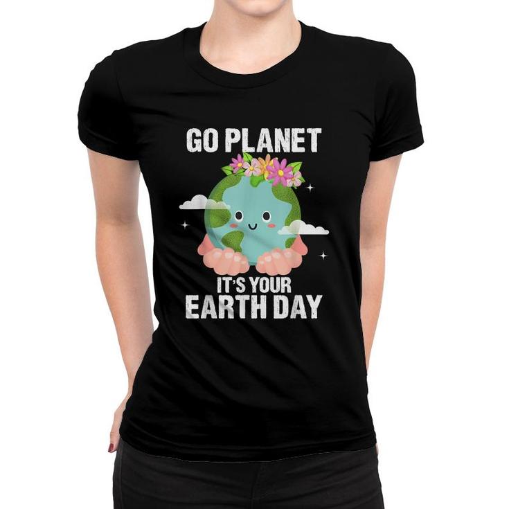 Earth Day 2022 Cute Earth Day Fun Earth Day Teachers Earth  Women T-shirt