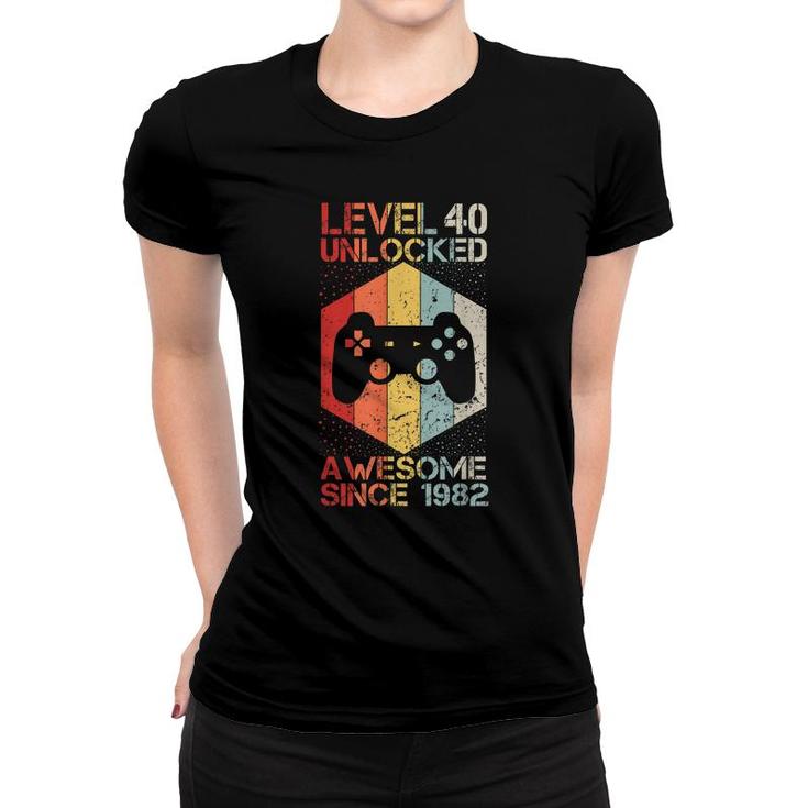 Level 40 Unlocked Awesome 1982 Video Game 40Th Birthday  Women T-shirt