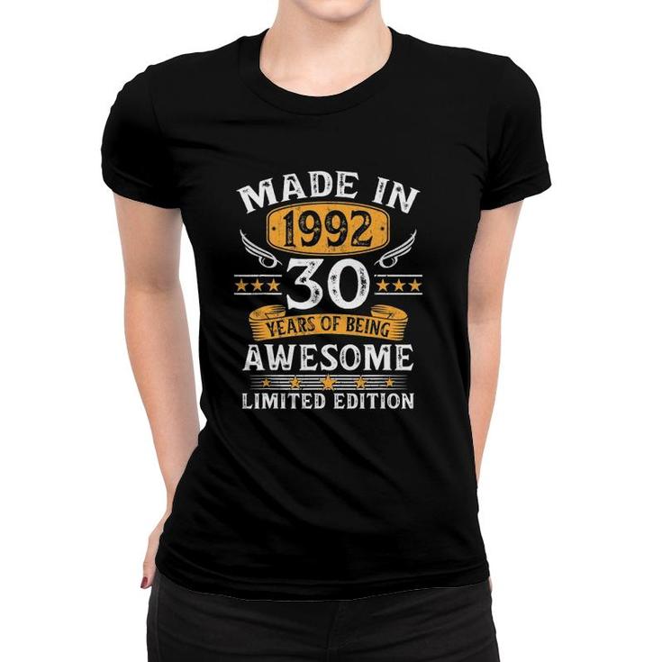 Made In 1992 30 Years Old Gifts 30Th Birthday Gift For Men Women T-shirt