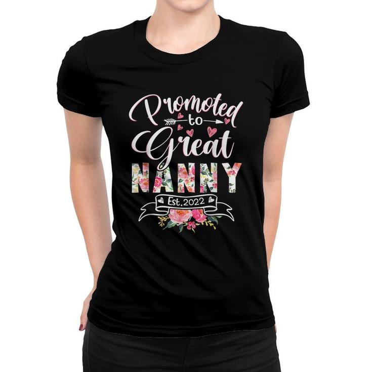 Promoted To Great Nanny Est 2022 Floral First Time Grandma  Women T-shirt