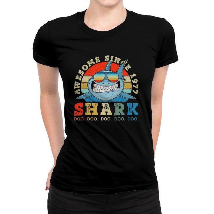 Shark Awesome 1977 44Th Birthday Gifts 44 Years Old Women T-shirt