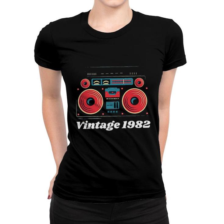 Vintage 1982 Radio Vintage Style Great Gift Women T-shirt