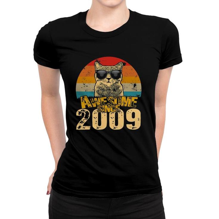 Vintage Distressed Awesome Since 2009 13 Years Old Cat Mom Women T-shirt