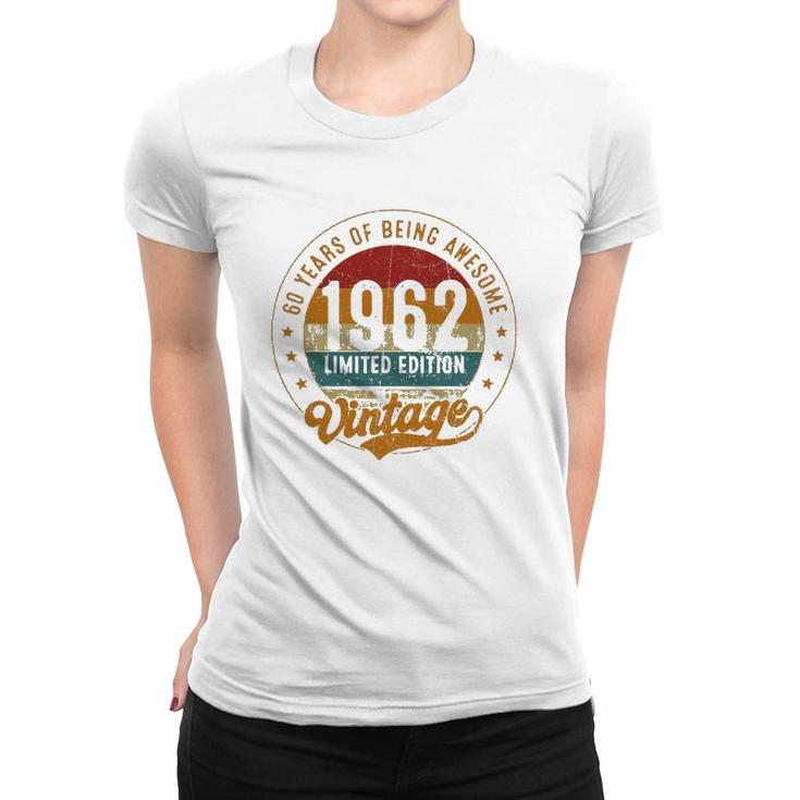 60Th Birthday Decoration Vintage 1962 60 Years Old Women T-shirt