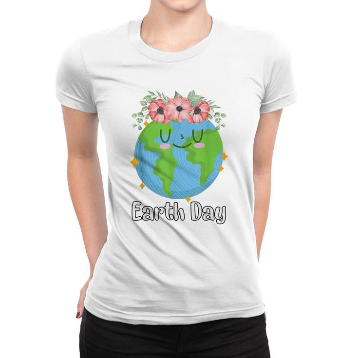Happy Earth Day Cute Earth Smiles With Floral Earth Day 2022  Women T-shirt