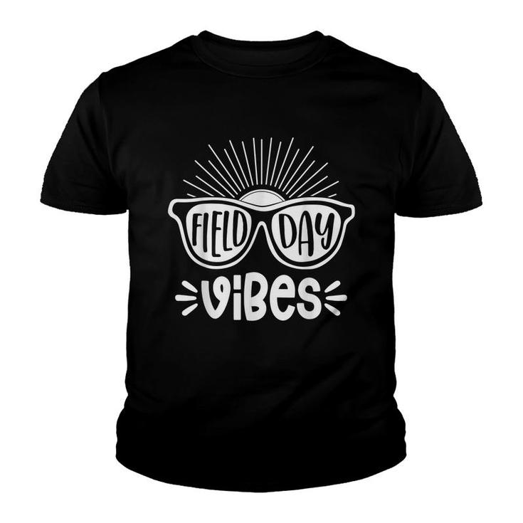 Field Day Vibes Kids Boys Girl Teacher Field Day Squad 2022  Youth T-shirt