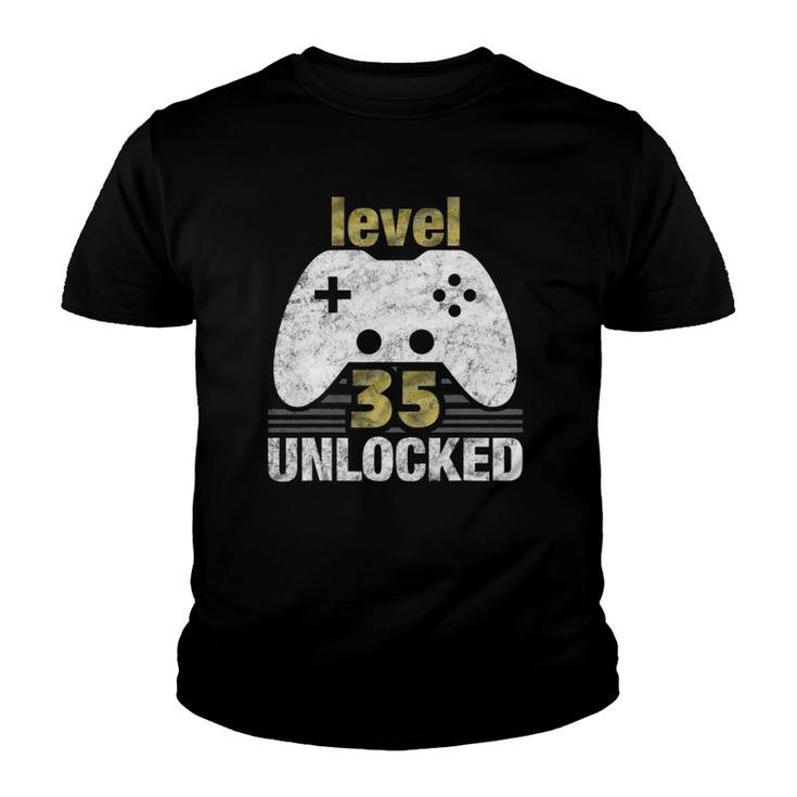 Level 35 Unlocked 35Th Birthday 35 Years Old Gift For Gamers Youth T-shirt