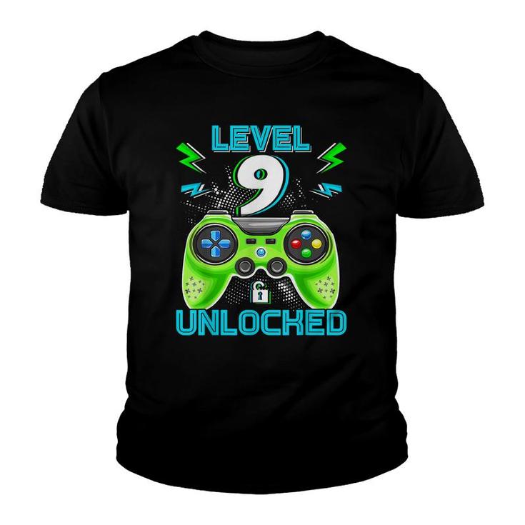 Level 9 Unlocked Birthday Kids 9Th Video Game Nine Years Old Youth T-shirt