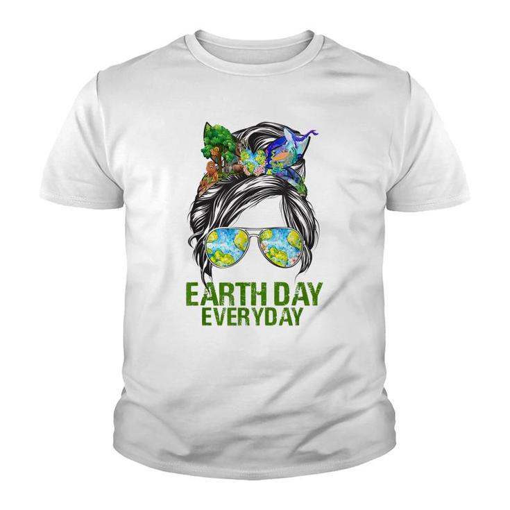 Funny Earth Day Everyday Messy Bun Earth Animal Lovers  Youth T-shirt