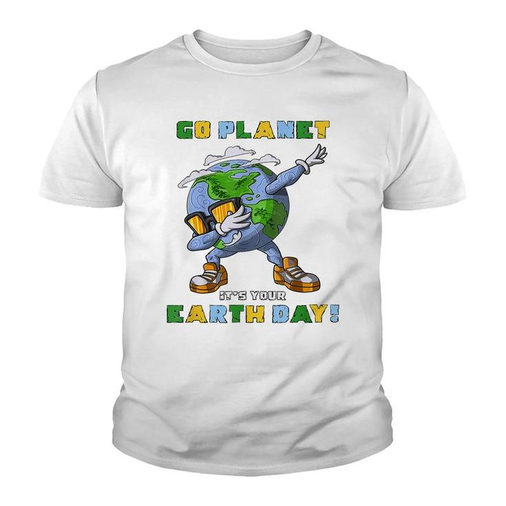 Go Planet Its Your Earth Day Dabbing Gift For Kids  Youth T-shirt