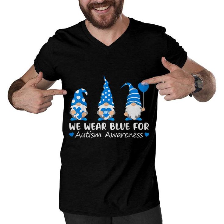Autism Awareness Gnome In April We Wear Blue Ribbon Puzzle  Men V-Neck Tshirt