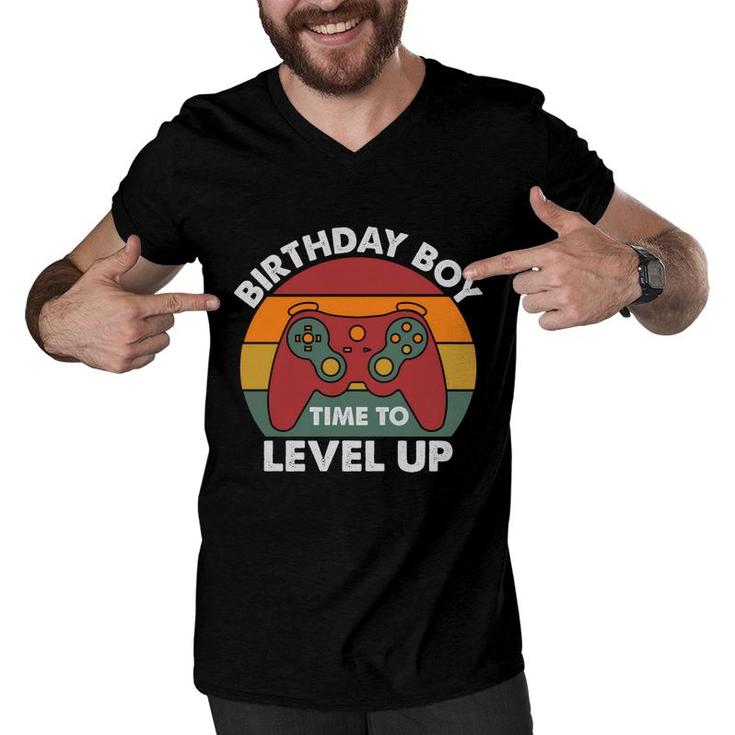 Birthday Boy Time To Level Up Birthday Boy Matching Video Gamer Vintage Men V-Neck Tshirt
