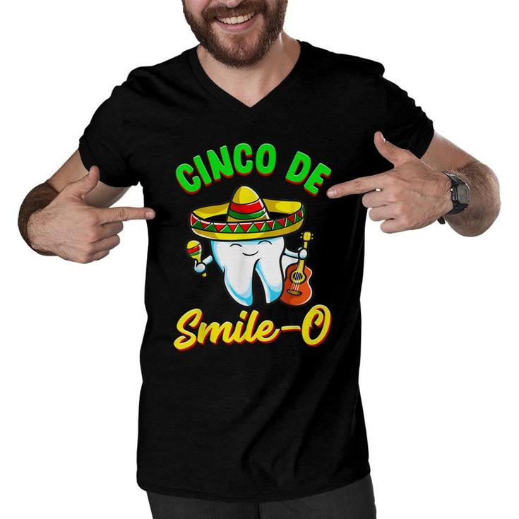 Cinco De Smile O Funny Dentist Cinco De Mayo  Men V-Neck Tshirt