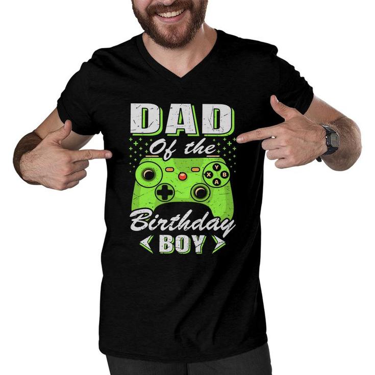 Dad Of The Birthday Boy With  Backspang Video Game Men V-Neck Tshirt