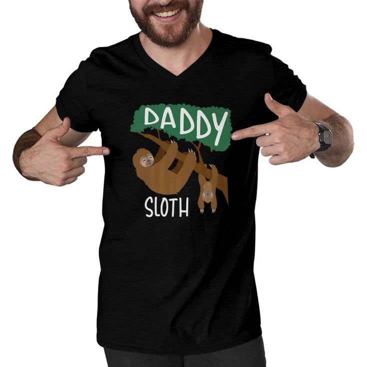 Daddy Sloth  Men Zoo Animal Lovers Hilarious Gift Men V-Neck Tshirt