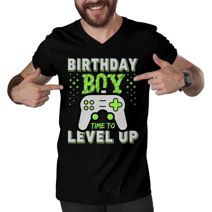 Design Birthday Boy Matching Video Gamer Time To Level Up Men V-Neck Tshirt