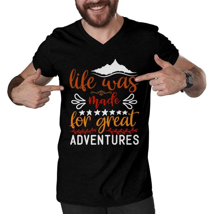 Explore Travel Lovers Think That Life Was Made For Great Adventure Men V-Neck Tshirt
