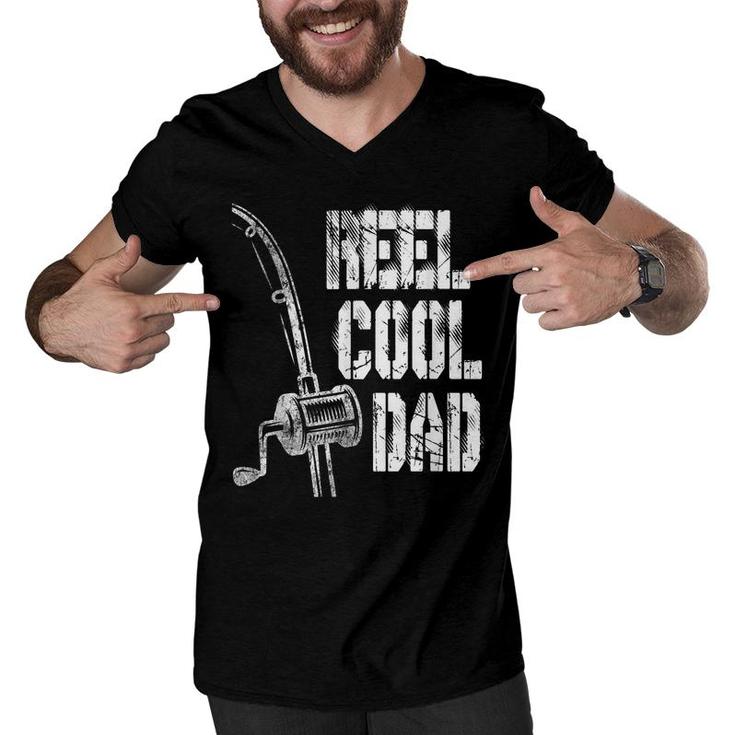 Mens Reel Cool Dad Fishing Daddy Mens Fathers Day Gift-Idea  Men V-Neck Tshirt