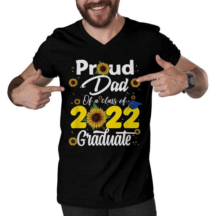 Proud Dad Of A Class Of 2022 Graduate Graduation Men Women  Men V-Neck Tshirt