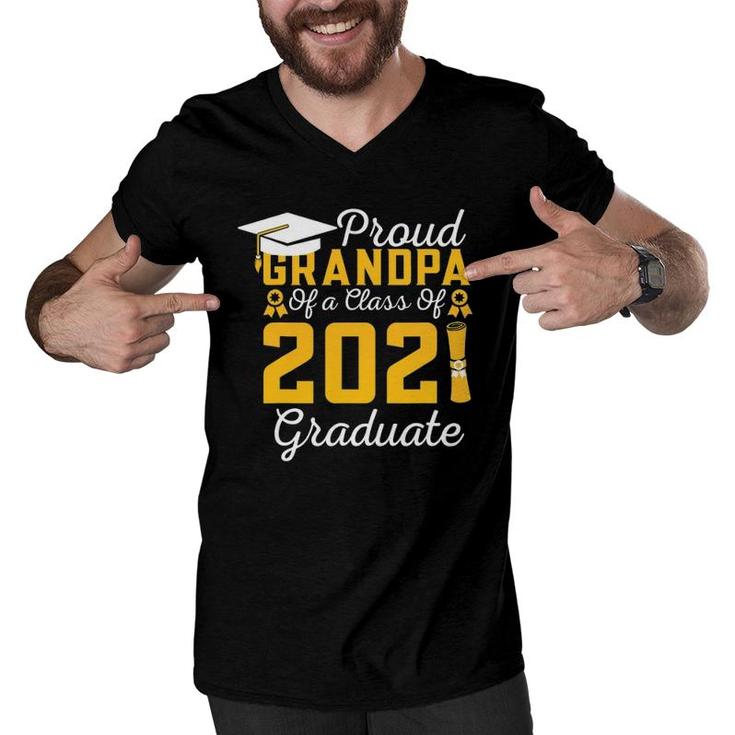 Proud Grandpa Of A Class 2021 Graduate Senior 21 Quotes Men V-Neck Tshirt