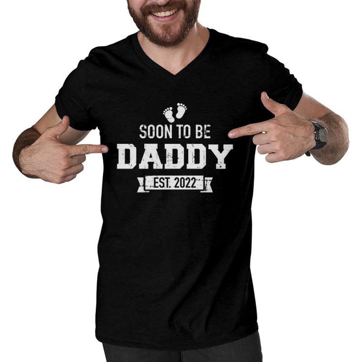 Soon To Be Daddy Est 2022 Men V-Neck Tshirt