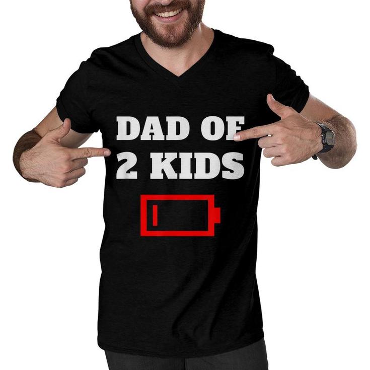 Tired Dad Of 2 Kids Father With Two Children Low Battery Fun  Men V-Neck Tshirt