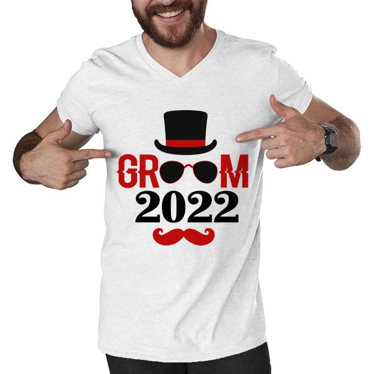 Groom 2022 Groom Bachelor Party Red Black  Men V-Neck Tshirt