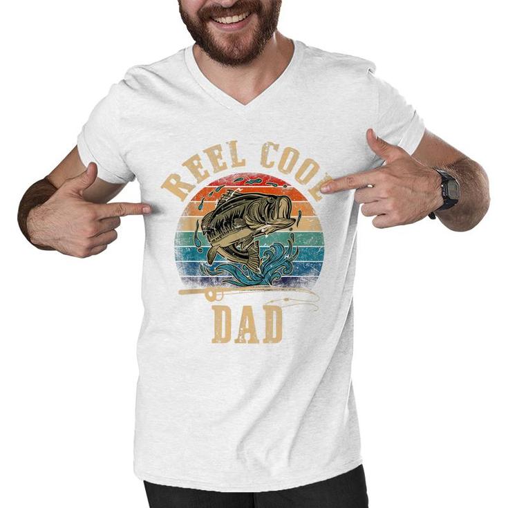 Mens Reel Cool Dad Fisherman Fathers Day Fishing  Men V-Neck Tshirt