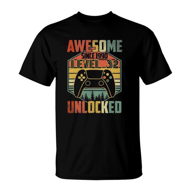 32 Years Old Birthday Gift Awesome Since 1990 Video Gamer T-Shirt