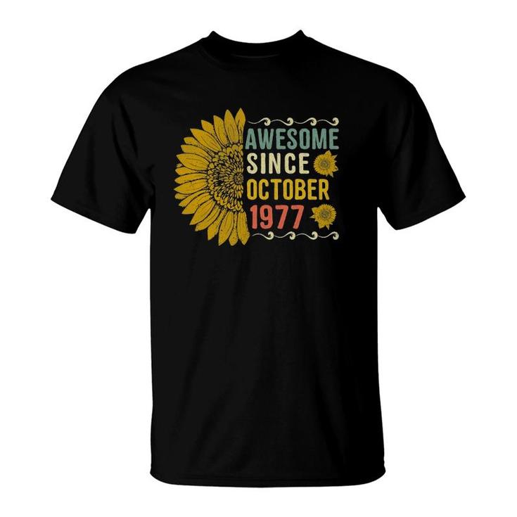 Awesome Since October 1977 Flower 44 Years Old 44Th Birthday Gift T-Shirt