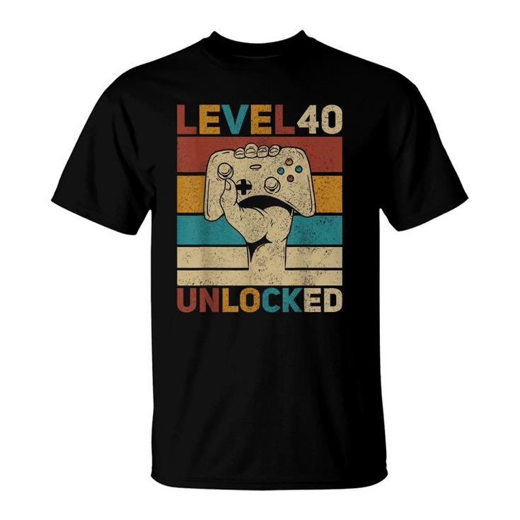 Level 40 Unlocked 40Th Birthday 40 Years Old Gamer Women Men  T-Shirt