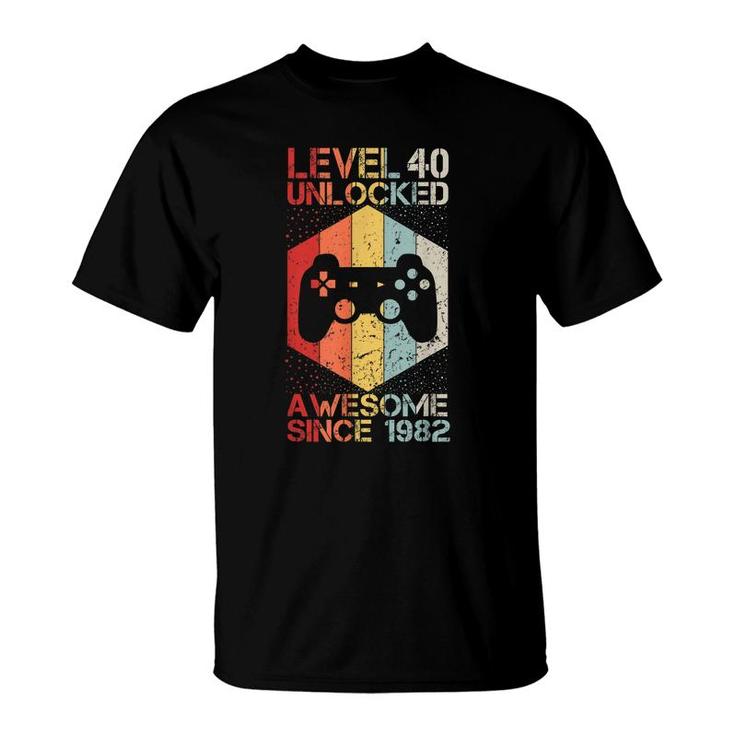 Level 40 Unlocked Awesome 1982 Video Game 40Th Birthday  T-Shirt