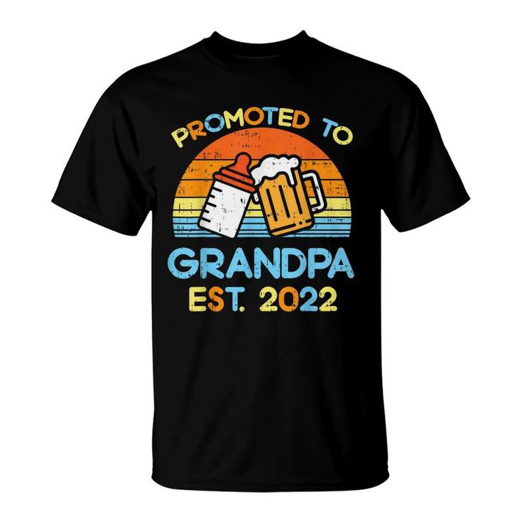 Mens Promoted To Grandpa 2022 Baby Bottle Retro Pregnancy Men T-Shirt