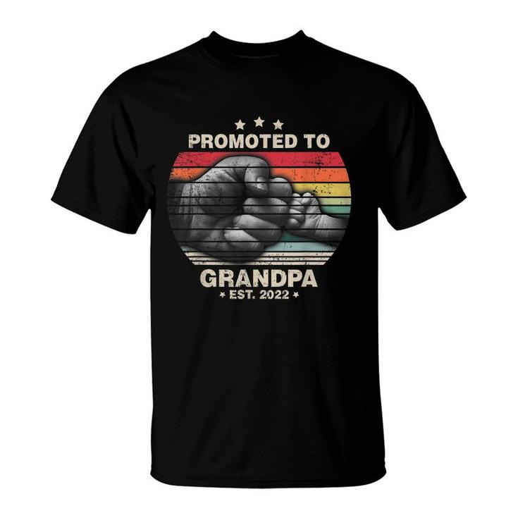 Promoted To Grandpa Est 2022 Men Vintage First Time Grandpa T-Shirt
