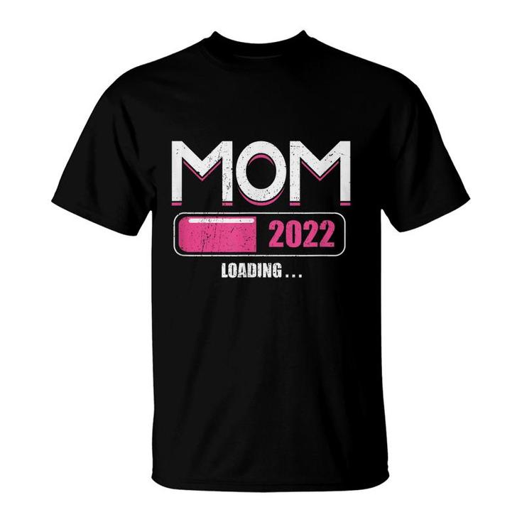 Promoted To Mommy Est 2022 Loading Future Mom  T-Shirt