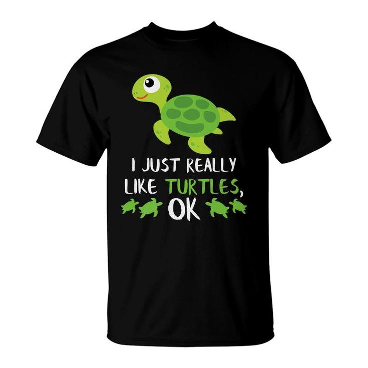 Turtle Gift Idea Sea Turtle Beach Gifts Turtle Gifts   T-Shirt
