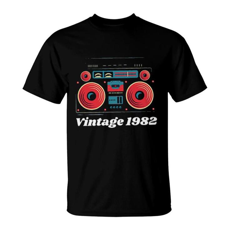 Vintage 1982 Radio Vintage Style Great Gift T-Shirt