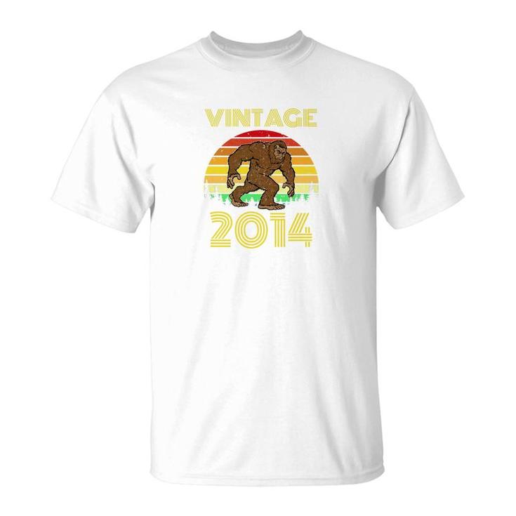 2014 5Th Birthday Vintage Bigfoot 5 Years Old Gift T-Shirt