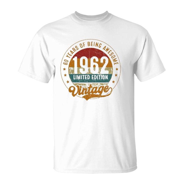 60Th Birthday Decoration Vintage 1962 60 Years Old T-Shirt
