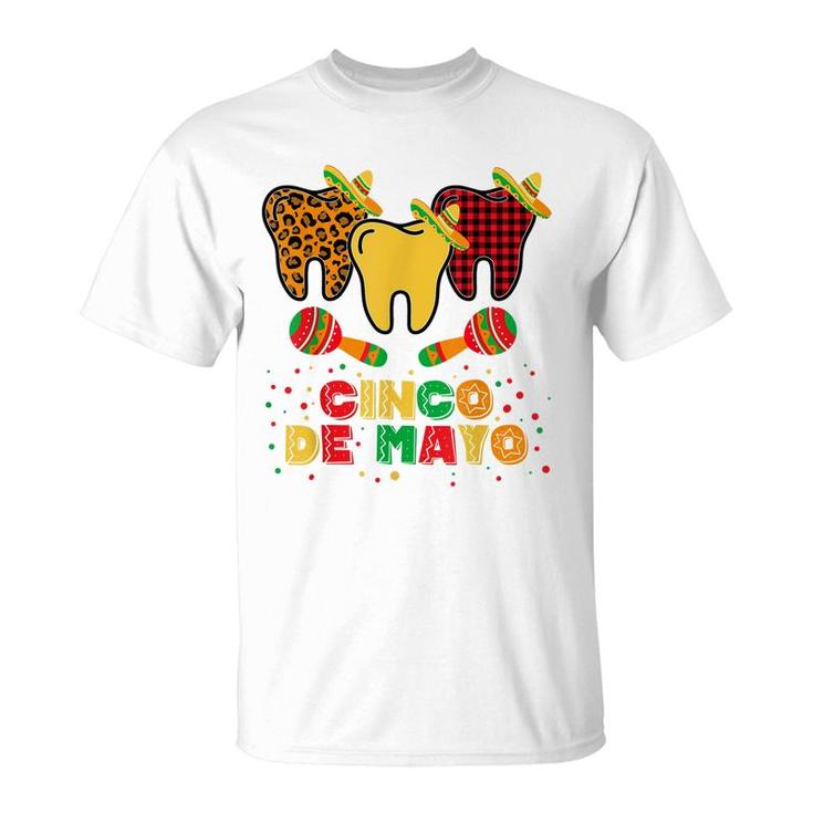 Funny Cinco De Mayo Three Tooth Sombrero Hat Dentist Lovers  T-Shirt