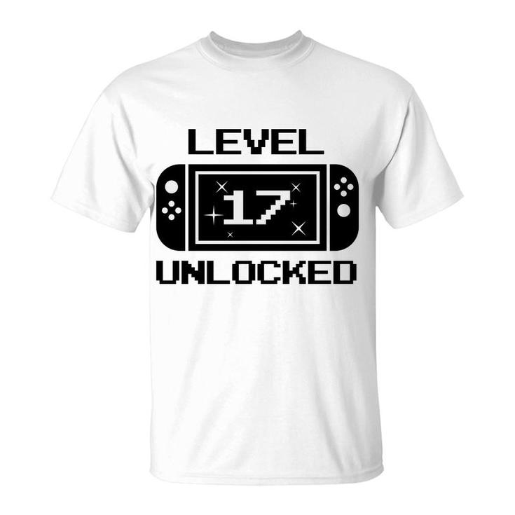 Level 17 Black Gamer 17Th Birthday Great T-Shirt